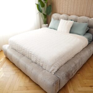 שמיכת חורף פרוותית מפנקת שמנת -אלמוג