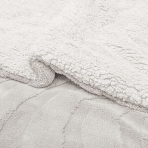 שמיכת פוך ג'קארד עם פרוות מינק מפנקת בלייק - שמנת