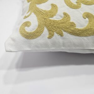 כרית נוי רקומה גרנדה - חרדל